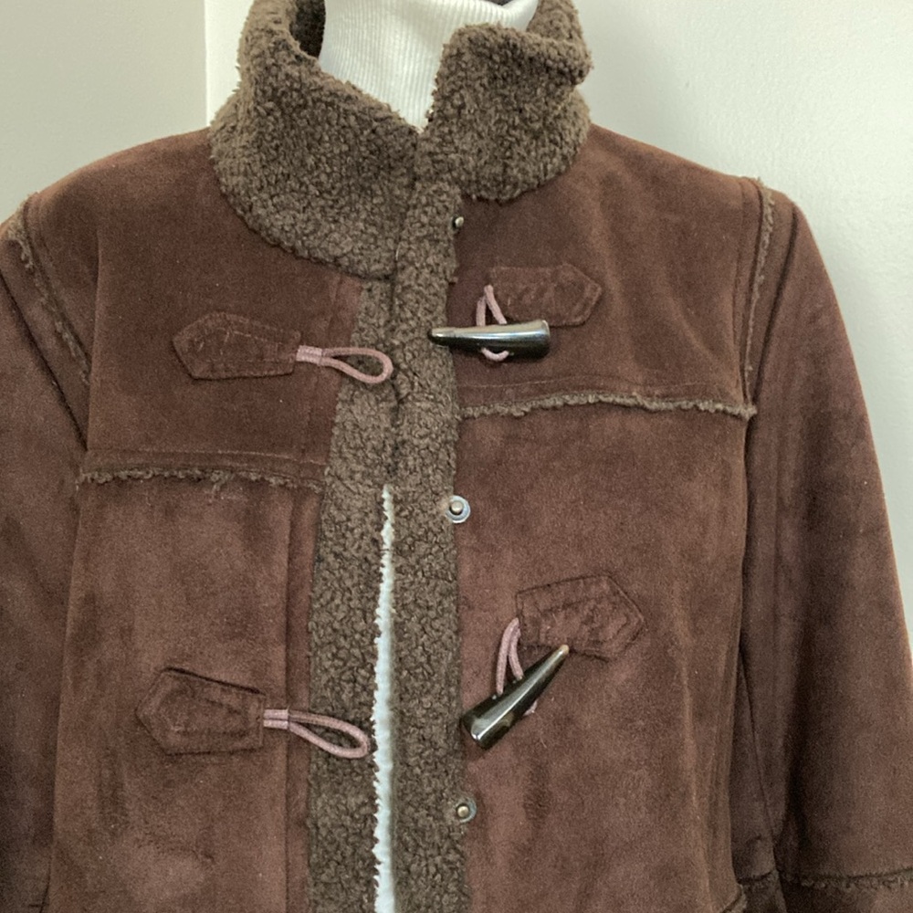 Dk. Brown Talbots, fx. Microsuede, knee length Coat.
Item# FWc1 - Picture 2 of 6